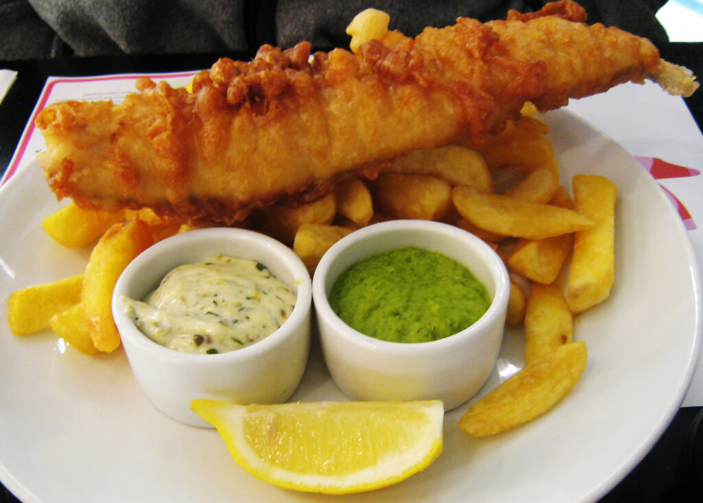 fish and chips, pescado con patatas